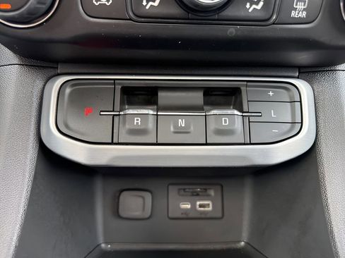 Used 2023 GMC Acadia SLT w/ Elevation Edition AWD/4WD image 19