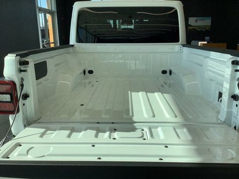 New 2026 Jeep Gladiator Mojave image 31