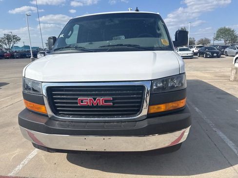Used 2024 GMC Savana 2500 w/ Driver Convenience Package image 2
