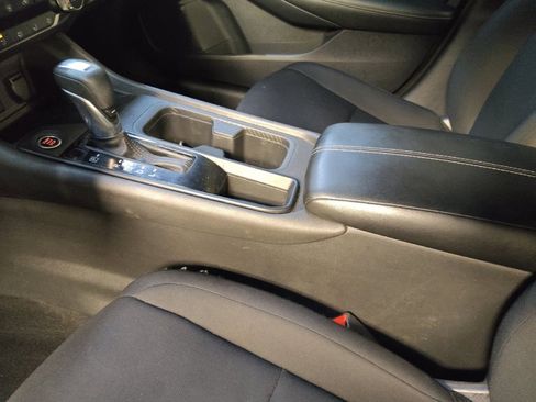 Used 2024 Nissan Sentra S image 26