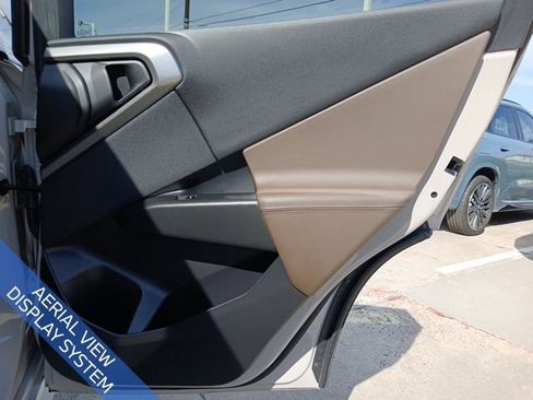 Used 2025 BMW X3 xDrive30i w/ Premium Package image 12