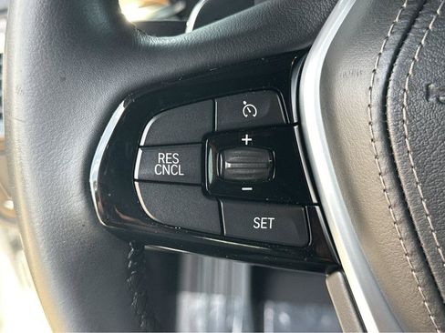 Used 2019 BMW 530e w/ Premium Package RWD image 18