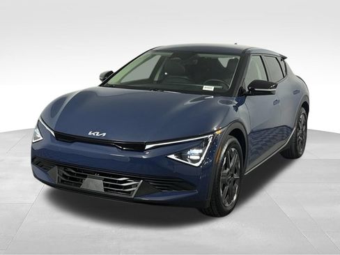Used 2025 Kia EV6 Light RWD image 3