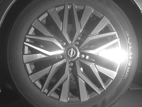 Used 2025 Nissan Altima 2.5 SV FWD image 17