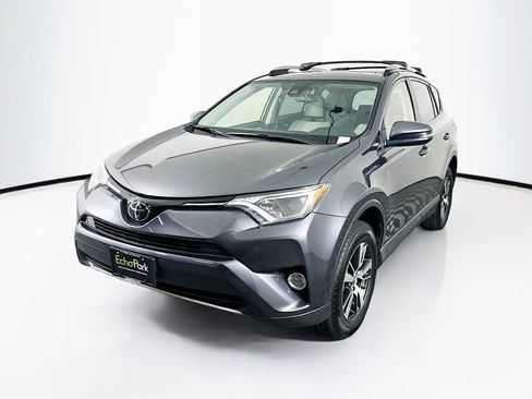 Used 2018 Toyota RAV4 XLE AWD/4WD image 3