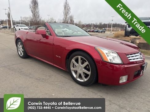 Used 2005 Cadillac XLR image 17