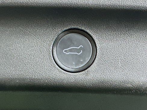 Used 2022 Tesla Model Y Performance image 29