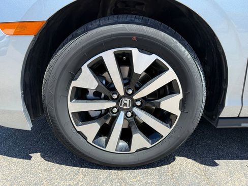 Certified 2025 Honda Odyssey EX-L image 47