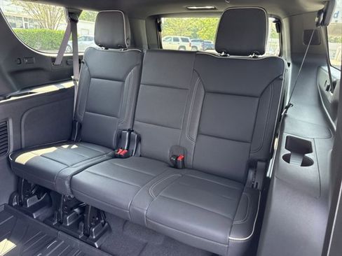 New 2025 Chevrolet Suburban Premier RWD image 29