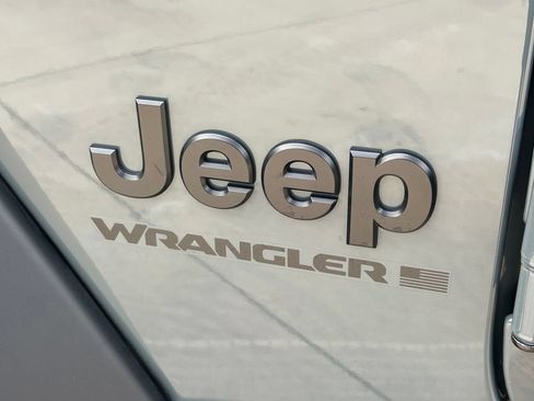 Used 2025 Jeep Wrangler Sport AWD/4WD image 14