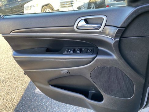 Certified 2021 Jeep Grand Cherokee Limited image 23