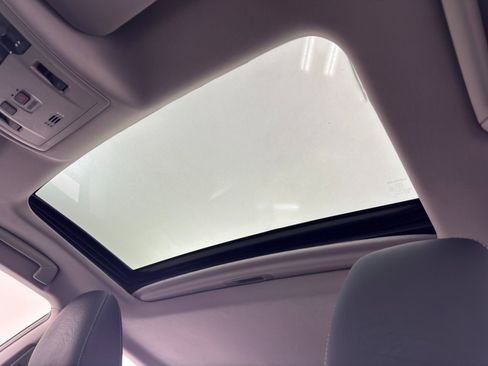 Used 2016 Lexus ES 350 Premium w/ Navigation System Package image 10