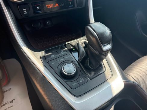 Certified 2019 Toyota RAV4 Limited w/ Cold Weather Package AWD/4WD image 16