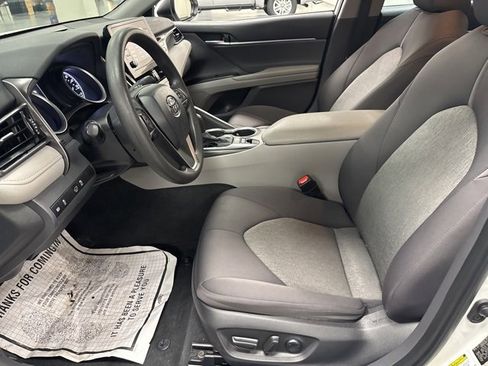 Used 2022 Toyota Camry LE image 22