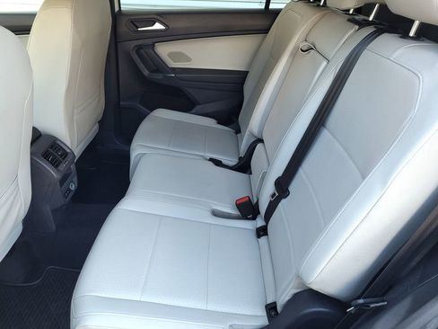 Used 2020 Volkswagen Tiguan SE R-Line image 12