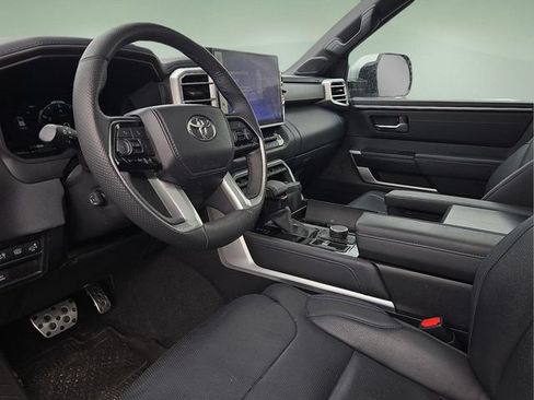 Used 2024 Toyota Sequoia Platinum w/ TRD Off-Road Package AWD/4WD image 25