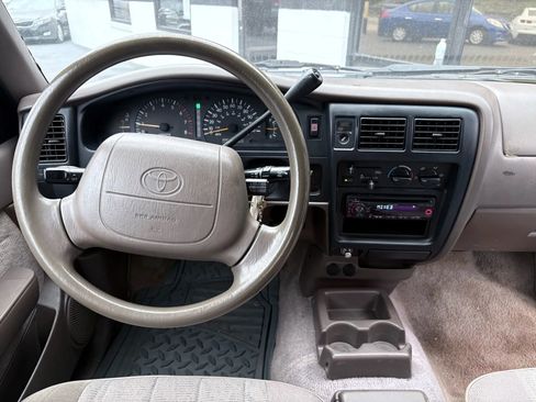 Used 1998 Toyota Tacoma 2WD Xtracab image 19