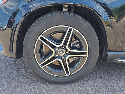 Used 2022 Mercedes-Benz GLE 450 4MATIC w/ AMG Line Exterior image 9