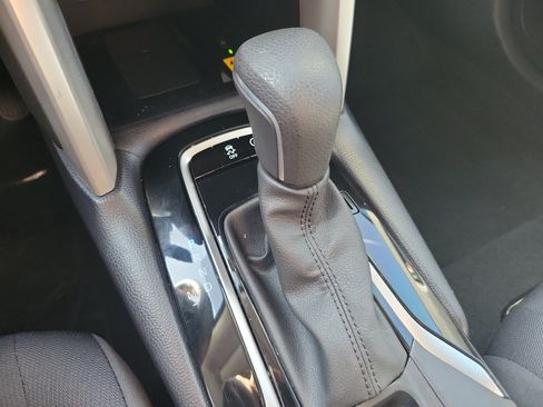 Used 2022 Toyota Corolla Cross LE FWD image 28