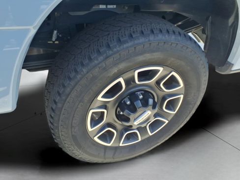 Used 2024 Ford F350 Platinum w/ FX4 Off-Road Package AWD/4WD image 17