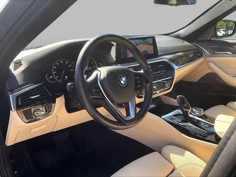 Used 2019 BMW 530i xDrive w/ Premium Package AWD/4WD image 17
