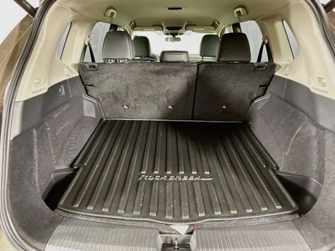 Used 2025 Nissan Rogue SV AWD/4WD image 25