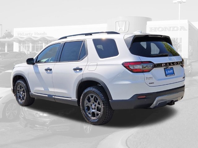 New 2026 Honda Pilot TrailSport image 3