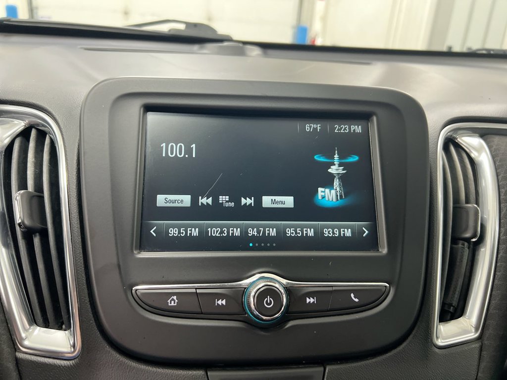 Used 2018 Chevrolet Malibu LT FWD image 14