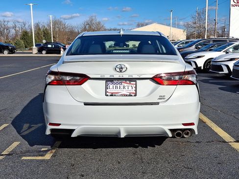 Used 2024 Toyota Camry SE image 5