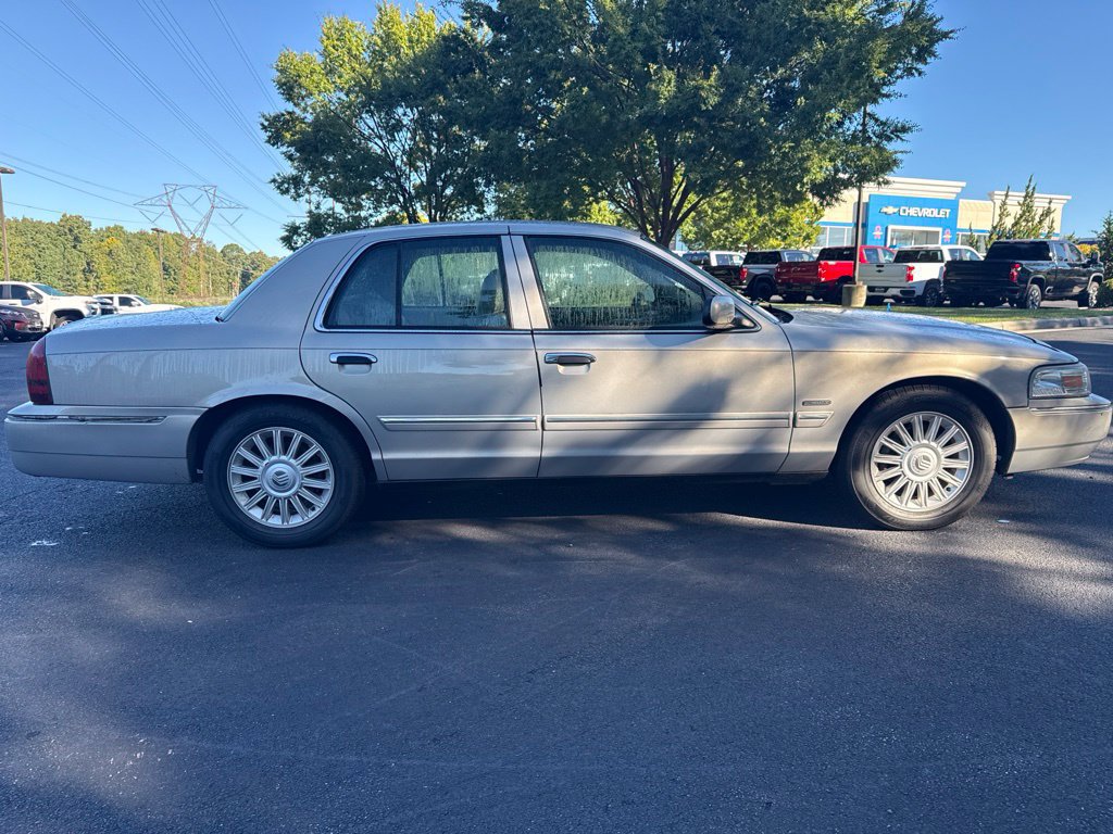 Used 2010 Mercury Grand Marquis LS RWD image 4