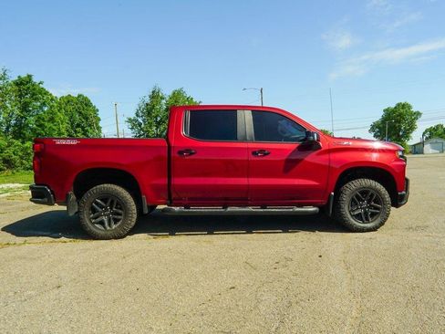 Used 2021 Chevrolet Silverado 1500 LT Trail Boss w/ Convenience Package II AWD/4WD image 2