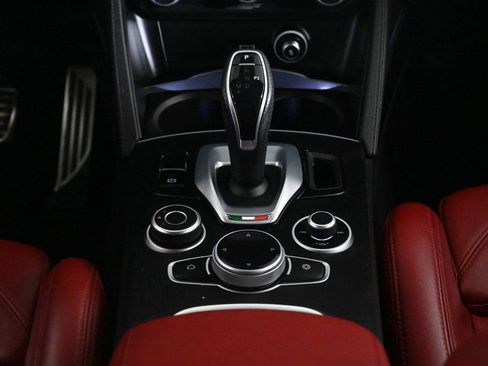 Used 2022 Alfa Romeo Stelvio Sprint image 14