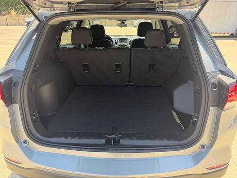 Used 2023 Chevrolet Equinox LS w/ LS Convenience Package FWD image 24