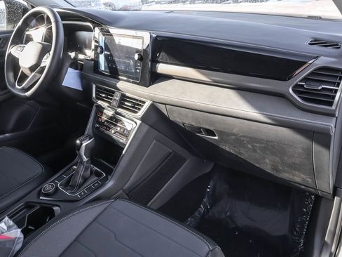 New 2026 Volkswagen Taos SE image 39