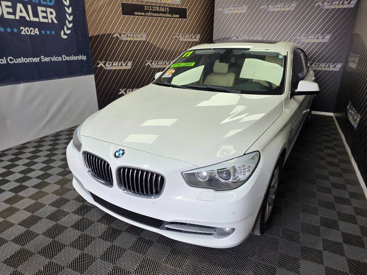 Used 2011 BMW 535i Gran Turismo RWD image 2
