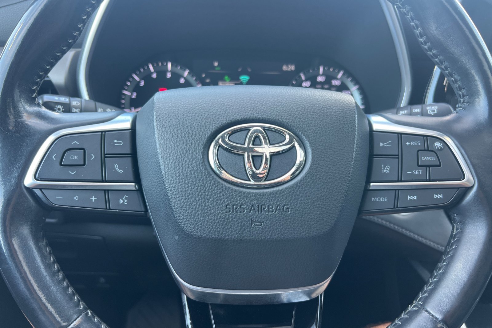 Used 2021 Toyota Highlander XLE FWD image 24