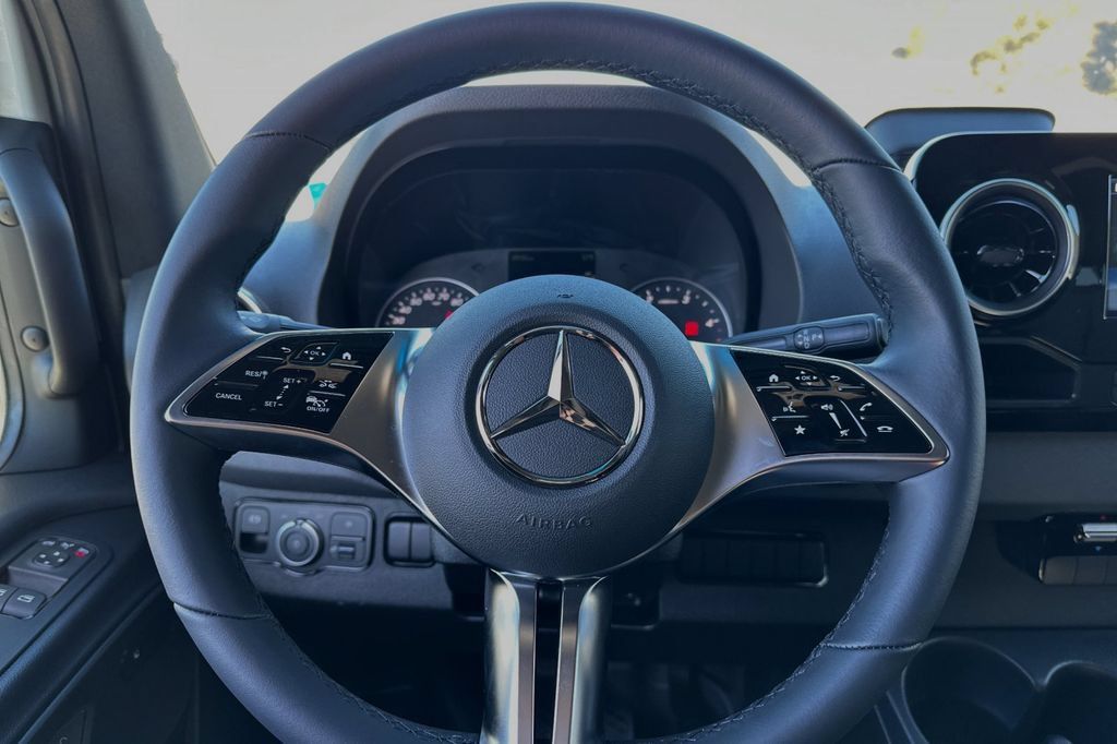 Used 2025 Mercedes-Benz Sprinter 2500 image 20