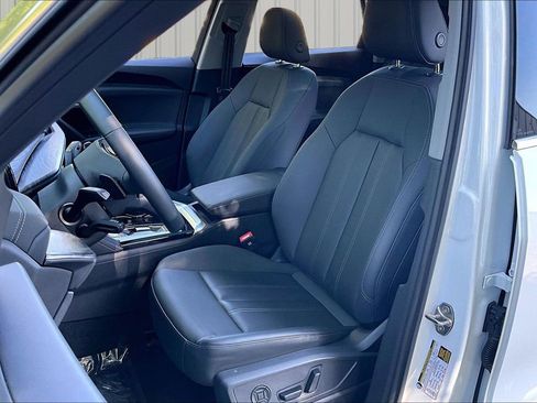 Used 2025 Audi Q5 Premium w/ Convenience Package AWD/4WD image 21
