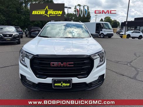 Used 2023 GMC Terrain SLE w/ Elevation Edition AWD/4WD image 5