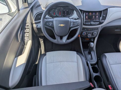 Used 2022 Chevrolet Trax LT AWD/4WD image 4