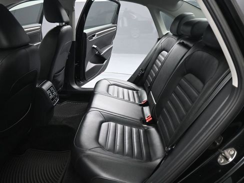 Used 2016 Volkswagen Passat 3.6 SEL Premium image 19