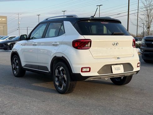 New 2026 Hyundai Venue SEL image 5