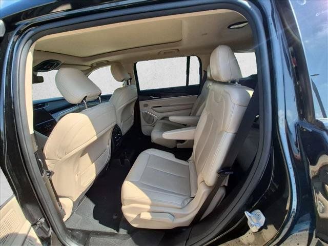Used 2022 Jeep Grand Cherokee L Limited w/ Luxury Tech Group II AWD/4WD image 12