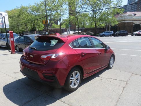 Used 2017 Chevrolet Cruze LT w/ Sun And Sound Package FWD image 4