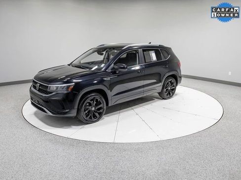 Used 2023 Volkswagen Taos SE w/ Black Wheel Package FWD image 35