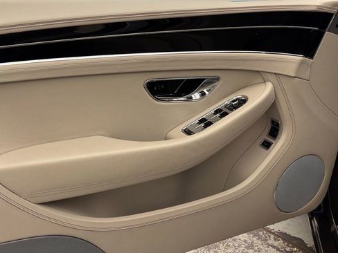 Used 2024 Bentley Continental GT image 14