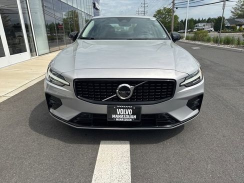 Used 2024 Volvo S60 B5 Core image 8