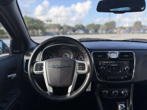 Used 2013 Chrysler 200 Limited image 22