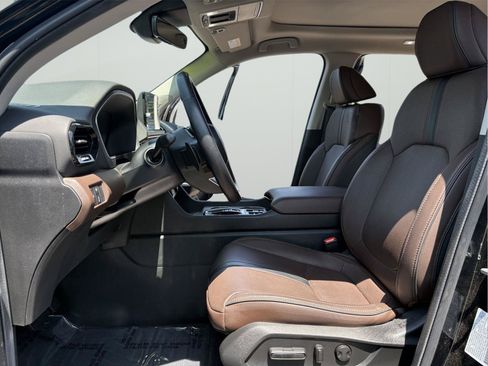 Used 2025 Honda Pilot Elite image 11