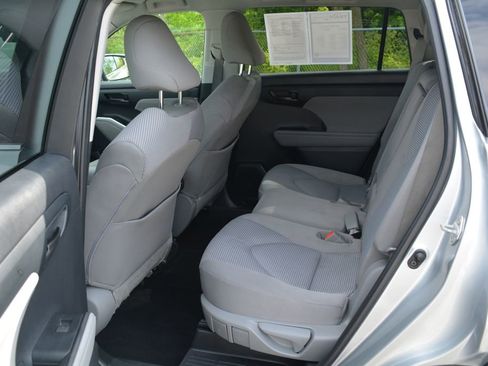 Used 2021 Toyota Highlander L AWD/4WD image 20